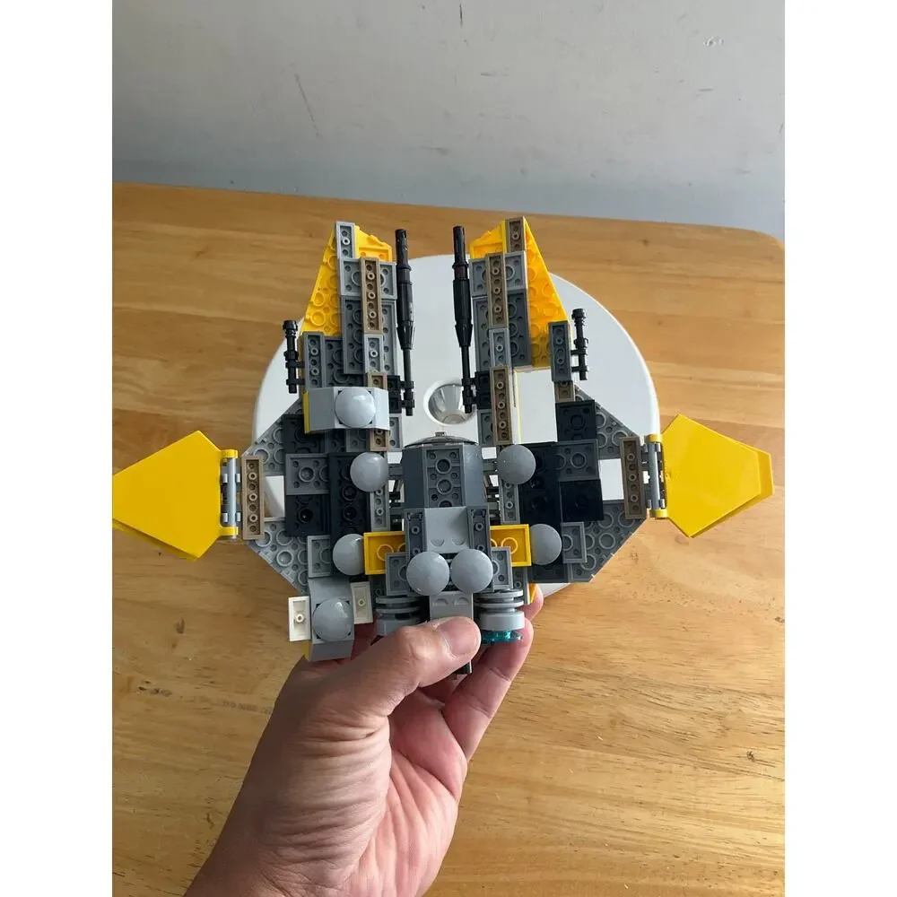 LEGO Star Wars: Anakin's Jedi Interceptor (75281) | Pre-Built
